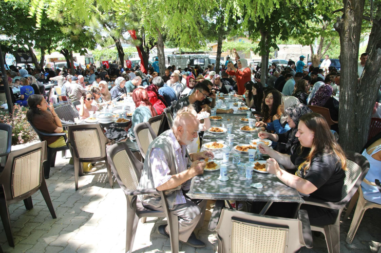 BAŞKAN ÇOLAKBAYRAKDAR: “SILA-İ RAHİM, BİRLİK VE BERABERLİĞİMİZİN EN GÜZEL YANSIMASIDIR”