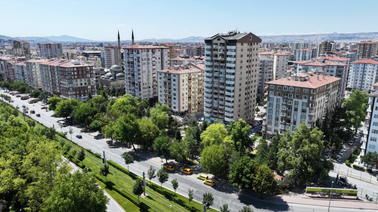 BAŞKAN ÇOLAKBAYRAKDAR: “PARKLARIMIZI KOCASİNAN’A YAKIŞIR MODERN YAŞAM ALANLARINA DÖNÜŞTÜRÜYORUZ”