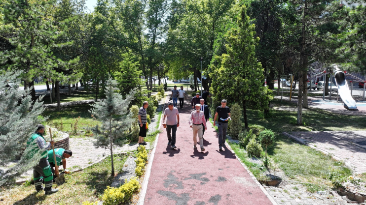 BAŞKAN ÇOLAKBAYRAKDAR: “PARKLARIMIZI KOCASİNAN’A YAKIŞIR MODERN YAŞAM ALANLARINA DÖNÜŞTÜRÜYORUZ”