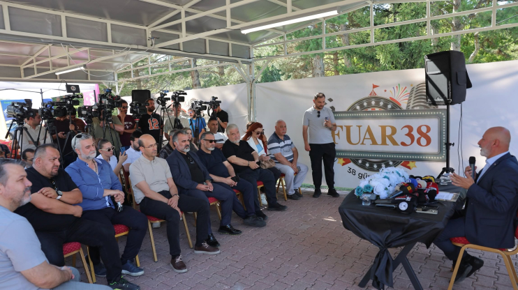 BAŞKAN ÇOLAKBAYRAKDAR: “KAYSERİMİZİN ÖZLEDİĞİ FUAR KÜLTÜRÜNÜ YENİDEN HAYATA GEÇİRİYORUZ”