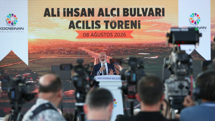 BAKAN URALOĞLU’NDAN BAŞKAN ÇOLAKBAYRAKDAR’A ÖVGÜ: “MAŞALLAH KARAYOLLARI GİBİ YOL YAPIYORSUNUZ”