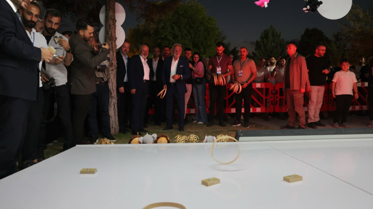 BAŞKAN ÇOLAKBAYRAKDAR: ‘FUAR 38 İLE YÜZ BİNLERCE HEMŞEHRİMİZİN GÖNLÜNE DOKUNDUK’