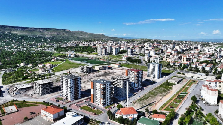 BAŞKAN ÇOLAKBAYRAKDAR: “BİR KENTSEL DÖNÜŞÜM BİTİYOR, YENİ PROJENİN MÜJDESİNİ VERİYORUM”