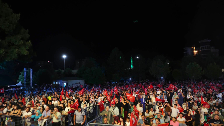 BAŞKAN ÇOLAKBAYRAKDAR: “FUAR38 İLE KAYSERİ’NİN GÖNLÜNDE İZ BIRAKAN BİR HAFTA SONU YAŞADIK”
