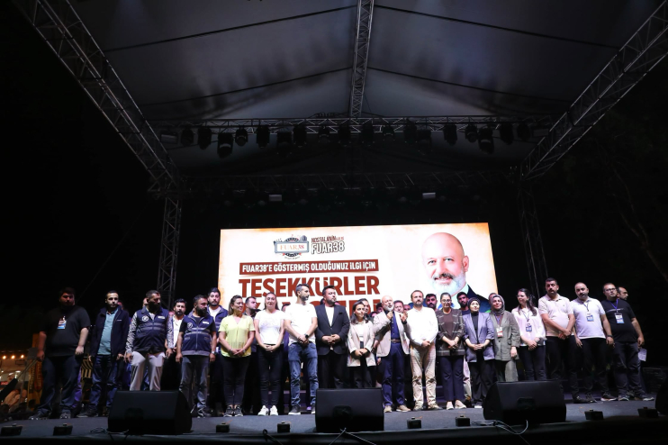 BAŞKAN ÇOLAKBAYRAKDAR: “38 GÜNLÜK ORGANİZASYONU BELEDİYE BÜTÇESİNDEN TEK KURUŞ HARCAMADAN GERÇEKLEŞTİRDİK”