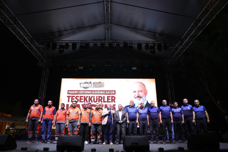 BAŞKAN ÇOLAKBAYRAKDAR: “38 GÜNLÜK ORGANİZASYONU BELEDİYE BÜTÇESİNDEN TEK KURUŞ HARCAMADAN GERÇEKLEŞTİRDİK”