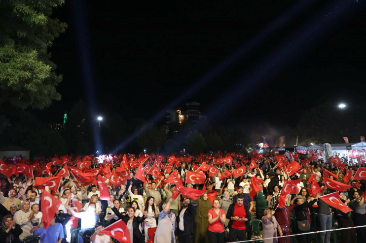 BAŞKAN ÇOLAKBAYRAKDAR: “38 GÜNLÜK ORGANİZASYONU BELEDİYE BÜTÇESİNDEN TEK KURUŞ HARCAMADAN GERÇEKLEŞTİRDİK”