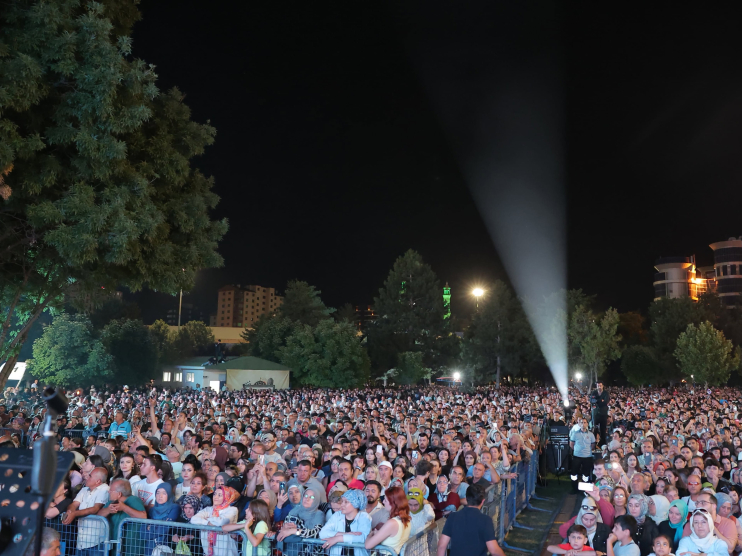 BAŞKAN ÇOLAKBAYRAKDAR: “38 GÜNLÜK ORGANİZASYONU BELEDİYE BÜTÇESİNDEN TEK KURUŞ HARCAMADAN GERÇEKLEŞTİRDİK”