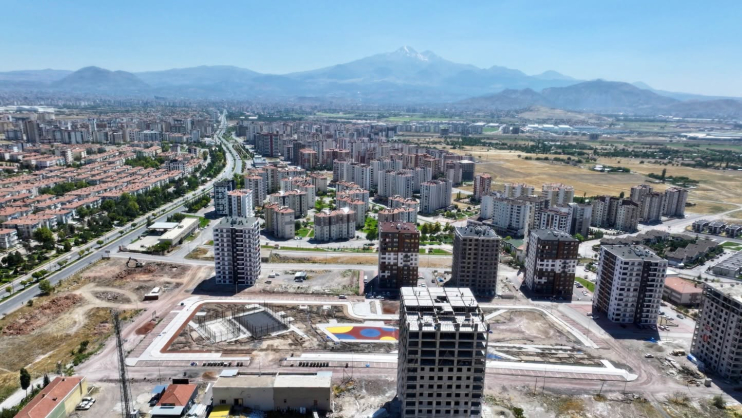 BAŞKAN ÇOLAKBAYRAKDAR, “CIVIL CIVIL ÇOCUK SESLERİYLE YANKILANAN BİR YAŞAM ALANI OLUŞTURUYORUZ”
