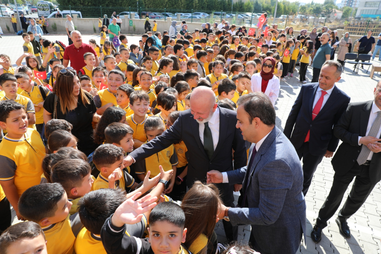 BAŞKAN ÇOLAKBAYRAKDAR: “BÜYÜK VE GÜÇLÜ TÜRKİYE’NİN GELECEĞİNİ İNŞA EDECEK NESİLLER YETİŞTİRİYORUZ”