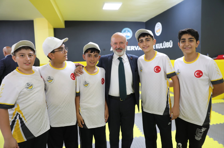 BAŞKAN ÇOLAKBAYRAKDAR: “GENÇLERİMİZ, BÜYÜK VE GÜÇLÜ TÜRKİYE’NİN YAPI TAŞIDIR”