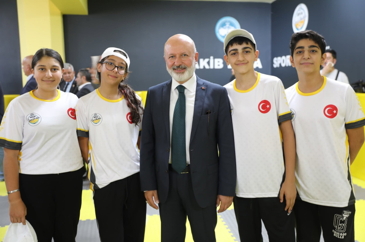 BAŞKAN ÇOLAKBAYRAKDAR: “GENÇLERİMİZ, BÜYÜK VE GÜÇLÜ TÜRKİYE’NİN YAPI TAŞIDIR”