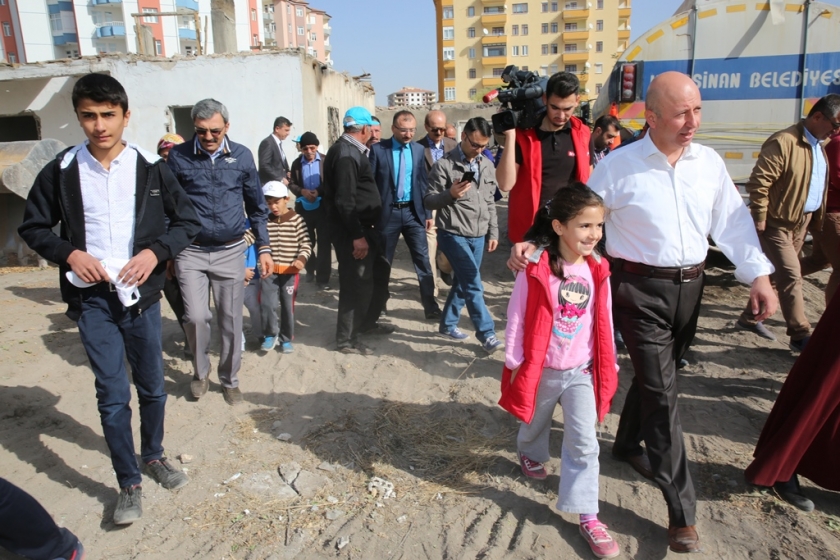 ÇOLAKBAYRAKDAR, KENTSEL DÖNÜŞÜM TÖRENİNDE YENİ MÜJDELER VERDİ 