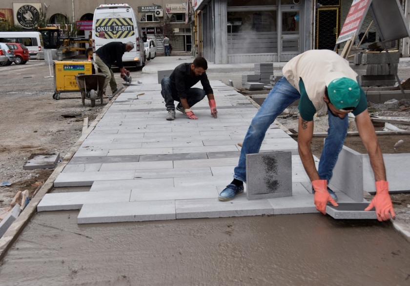 SERÇEÖNÜ MAHALLESİ YENİLENİYOR