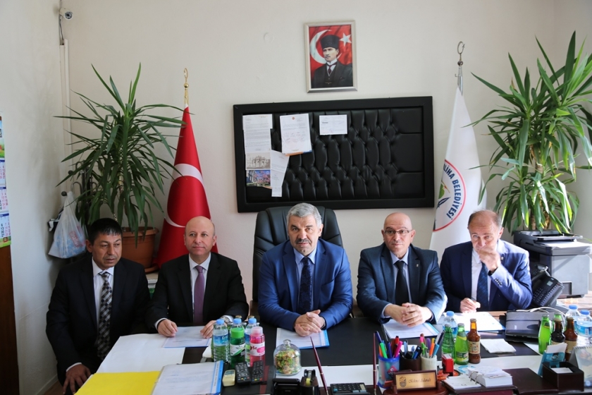 ÇELİK VE ÇOLAKBAYRAKDARDAN YEMLİHA’YA HİZMET SEFERBERLİĞİ
