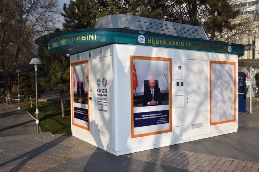 ÇOLAKBAYRAKDAR’DAN KAYSERİ’DE YİNE BİR İLK; ANNELERE ÖZEL KABİN