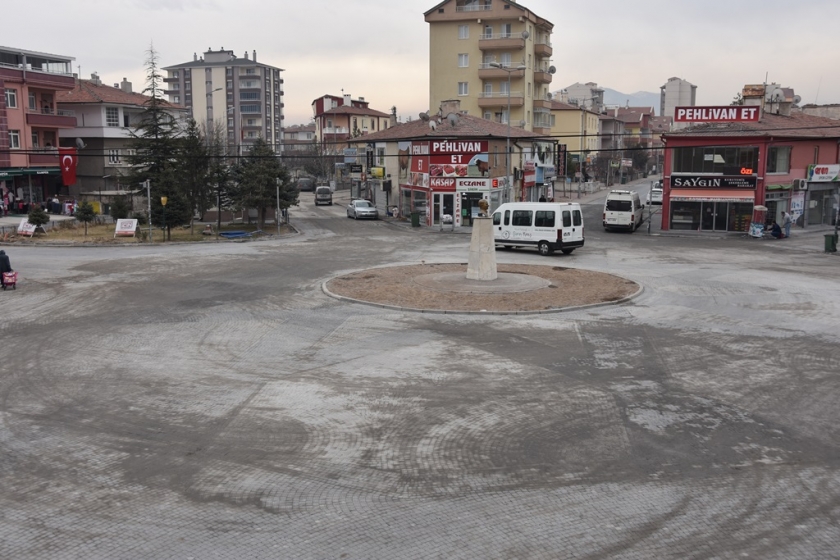 KOCASİNAN BELEDİYESİ YENİ MAHALLE MEYDANINI YENİLEDİ