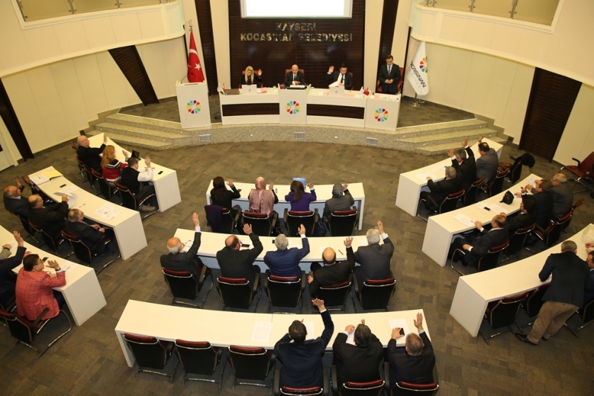 KOCASİNAN YENİ YILIN İLK MECLİS TOPLANTISINDA ÖRNEK BİRLİKTELİK SERGİLEDİ