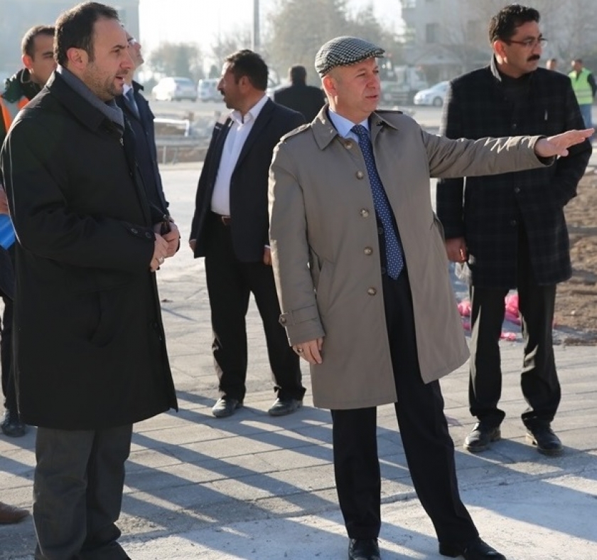 KOCASİNAN YENİ MAHALLE MEYDANI’NDA GÖRSEL ŞÖLEN SUNUYOR
