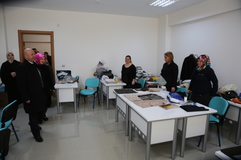 KOCASİNAN’DA BİLGİSAYAR KULLANIMI DERSİNE BAŞVURULAR BAŞLADI