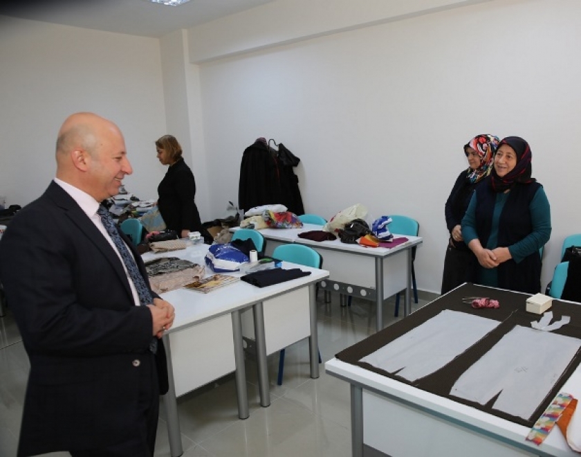 KOCASİNANDA KADINLAR YENİ KURSLARIN HEYECANINI YAŞIYOR