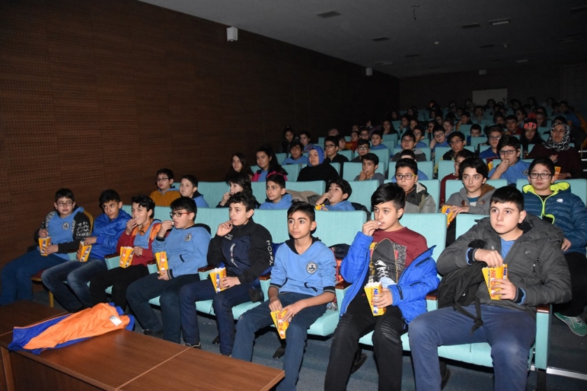 KOCASİNAN, DAHA GÜÇLÜ NESİLLER İÇİN KATKI SUNUYOR