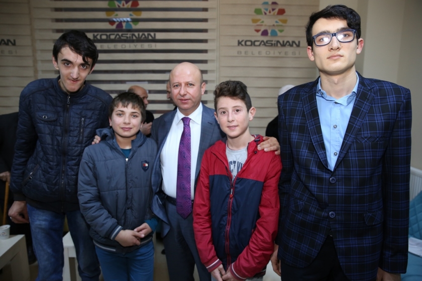 BAŞKAN ÇOLAKBAYRAKDAR, BEYAZŞEHİR’İ DİNLEDİ