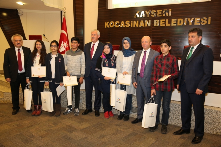BAŞKAN ÇOLAKBAYRAKDAR, BAŞARILI ÖĞRENCİLERİ ÖDÜLENDİRDİ