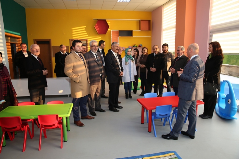 ÇOLAKBAYRAKDAR, MECLİS ÜYELERİNE KOCASİNAN AKADEMİ’Yİ TANITTI 