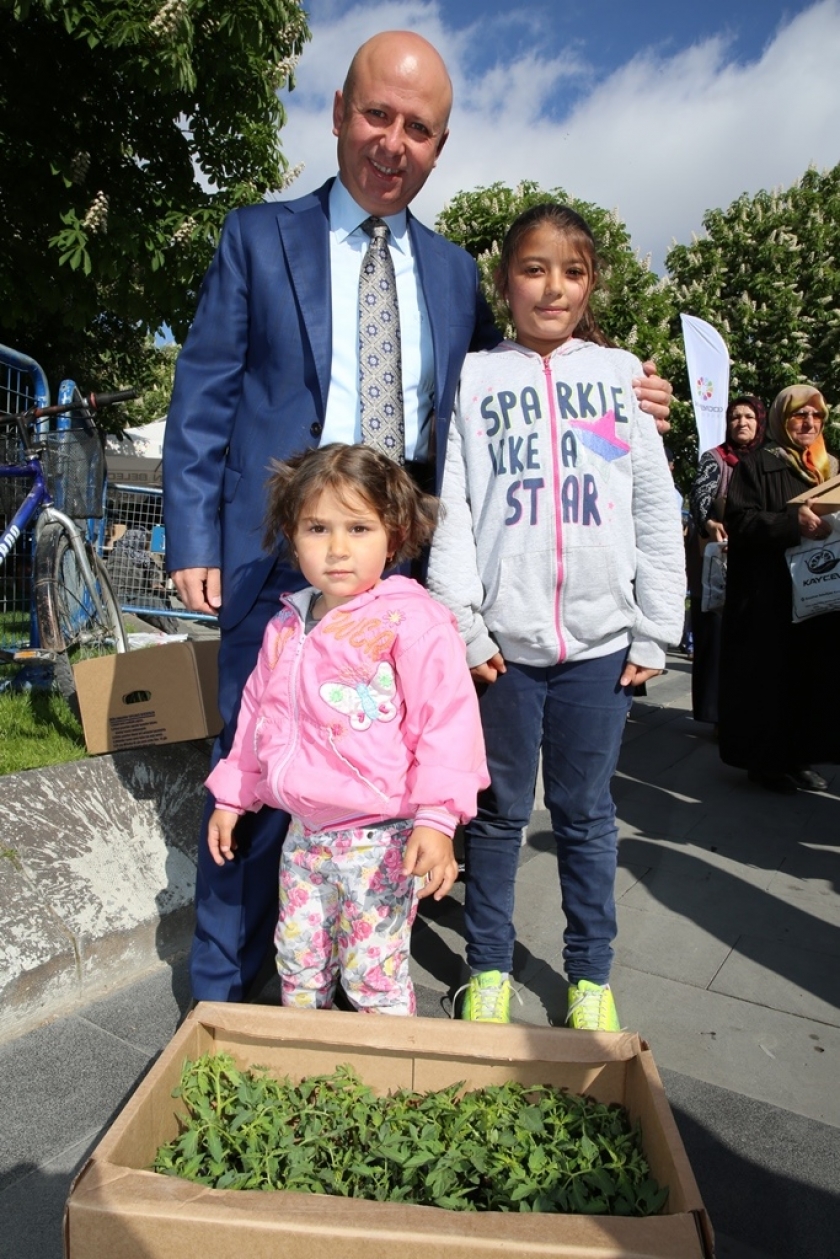KOCASİNAN BELEDİYESİ’NDEN ÇİFTÇİLERE YENİ GELİR KAPISI